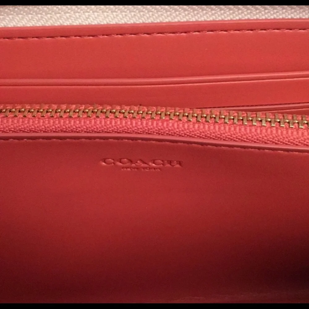 Coach Wallet - Picture 8 of 8